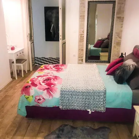 Emma's Oda ve Kahvaltı Pula