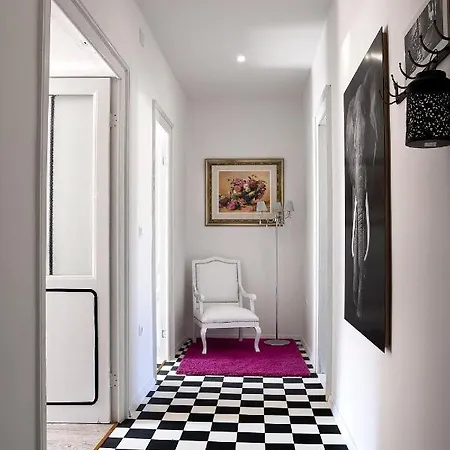 Emma's Oda ve Kahvaltı Pula