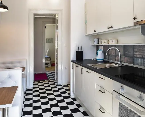 Emma's Bed & Breakfast 4*