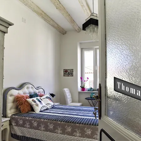 Bed and breakfast Emma's 4*